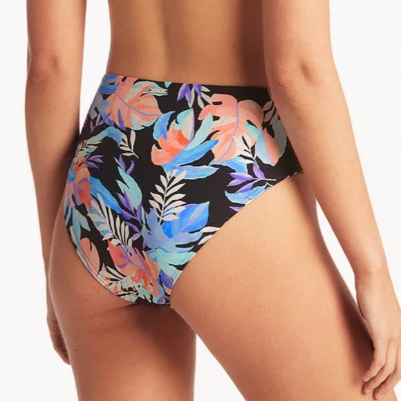 NWT Sea Level Botanica Cross Front Top & Retro High Waist Bottom 4-6 - Picture 3 of 15